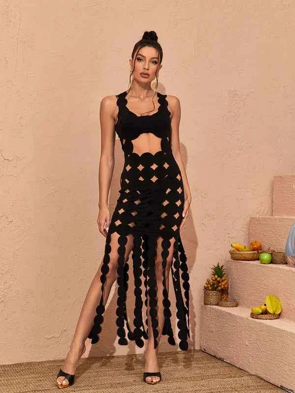 Vestido Longo Preto de Festa com Recortes Vazados e Aplicações Geométricas – Rosanira