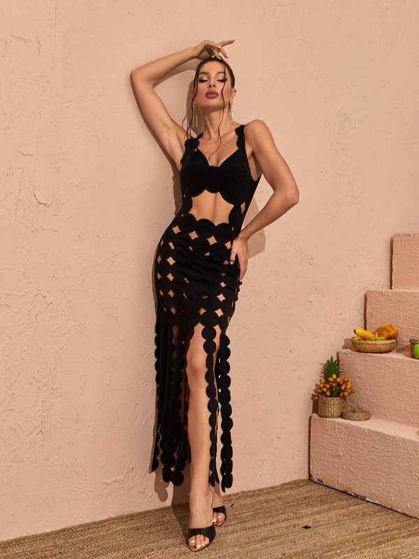 Vestido Longo Preto de Festa com Recortes Vazados e Aplicações Geométricas – Rosanira