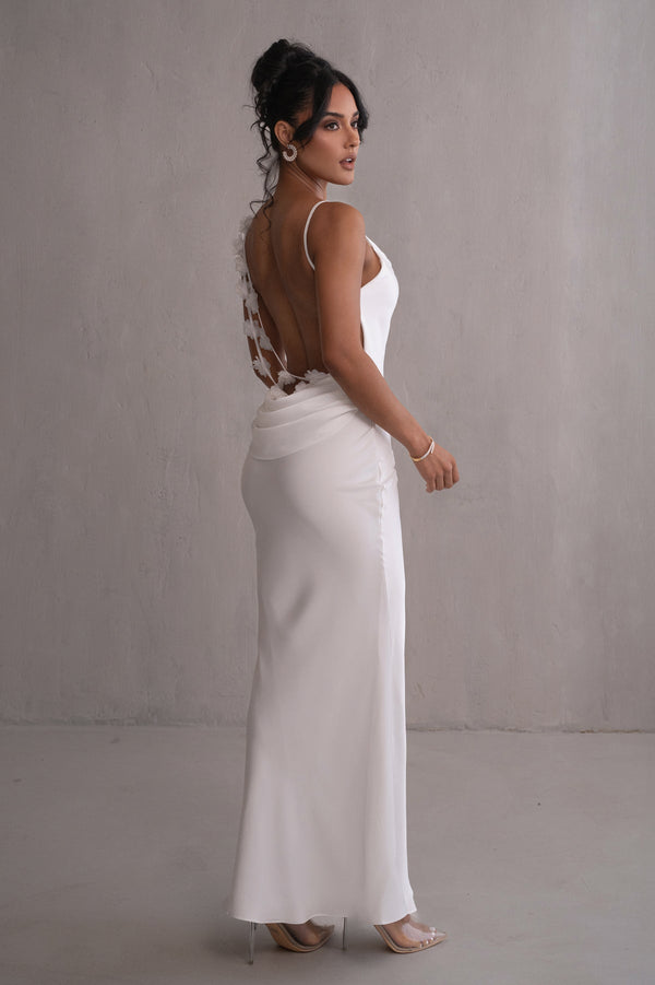 Vestido Longo de Cetim com Decote Degagê e Costas Abertas – Areta