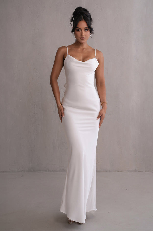 Vestido Longo de Cetim com Decote Degagê e Costas Abertas – Areta
