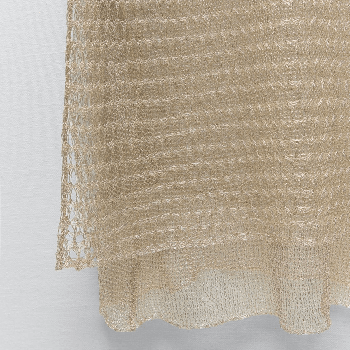 Vestido Longo de Crochê Brilhante Transparente com Efeito Metalizado – Calalina