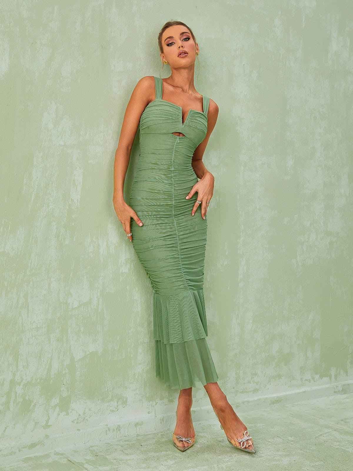 Vestido Midi Verde com Drapeado e Decote Estruturado – Viranira