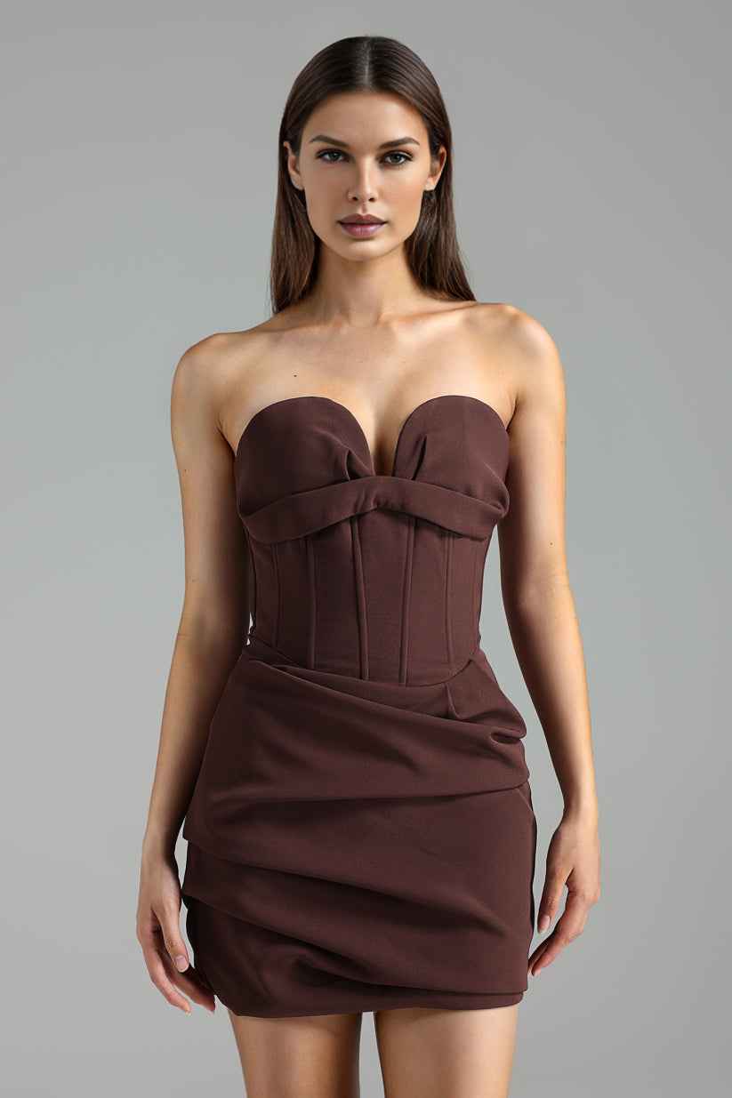 Vestido Curto Tomara que Caia Marrom com Corpete Estruturado e Saia Ajustada – Larinara