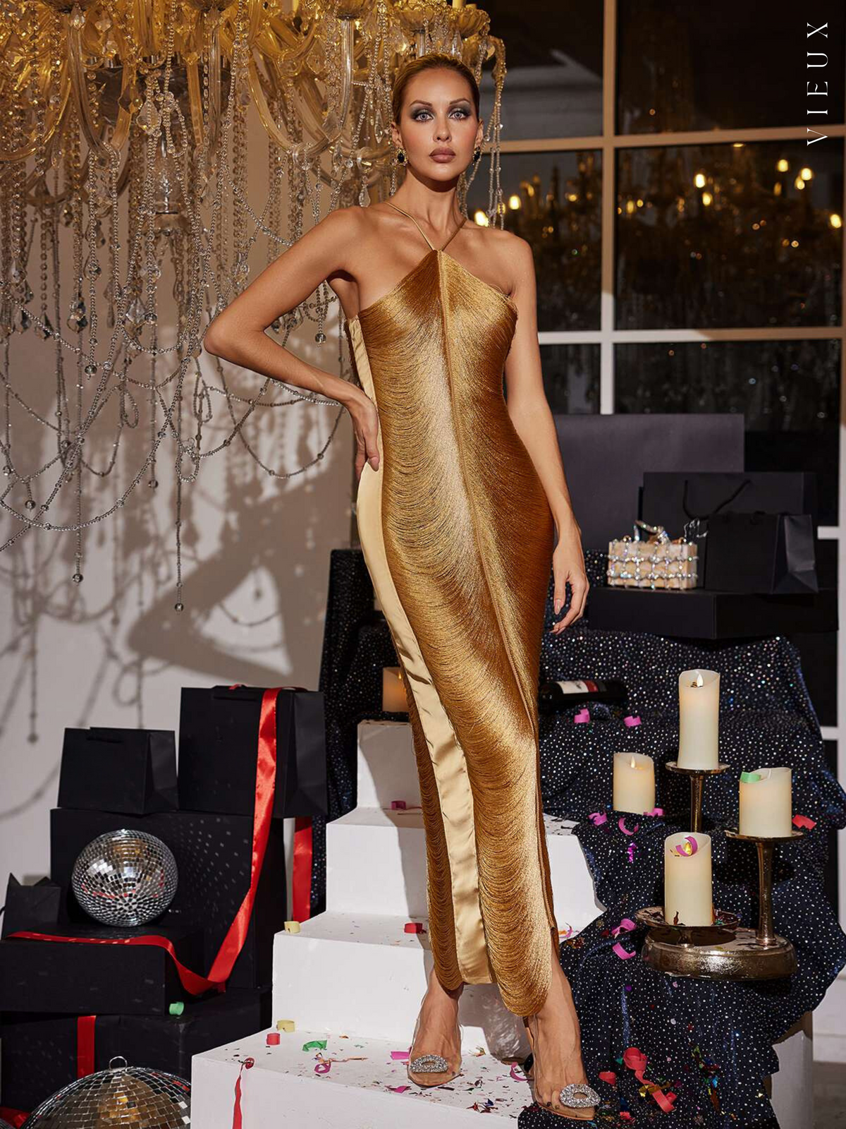 Vestido Longo de Festa com Franjas Metalizadas e Decote Halter Feminino – Amanora