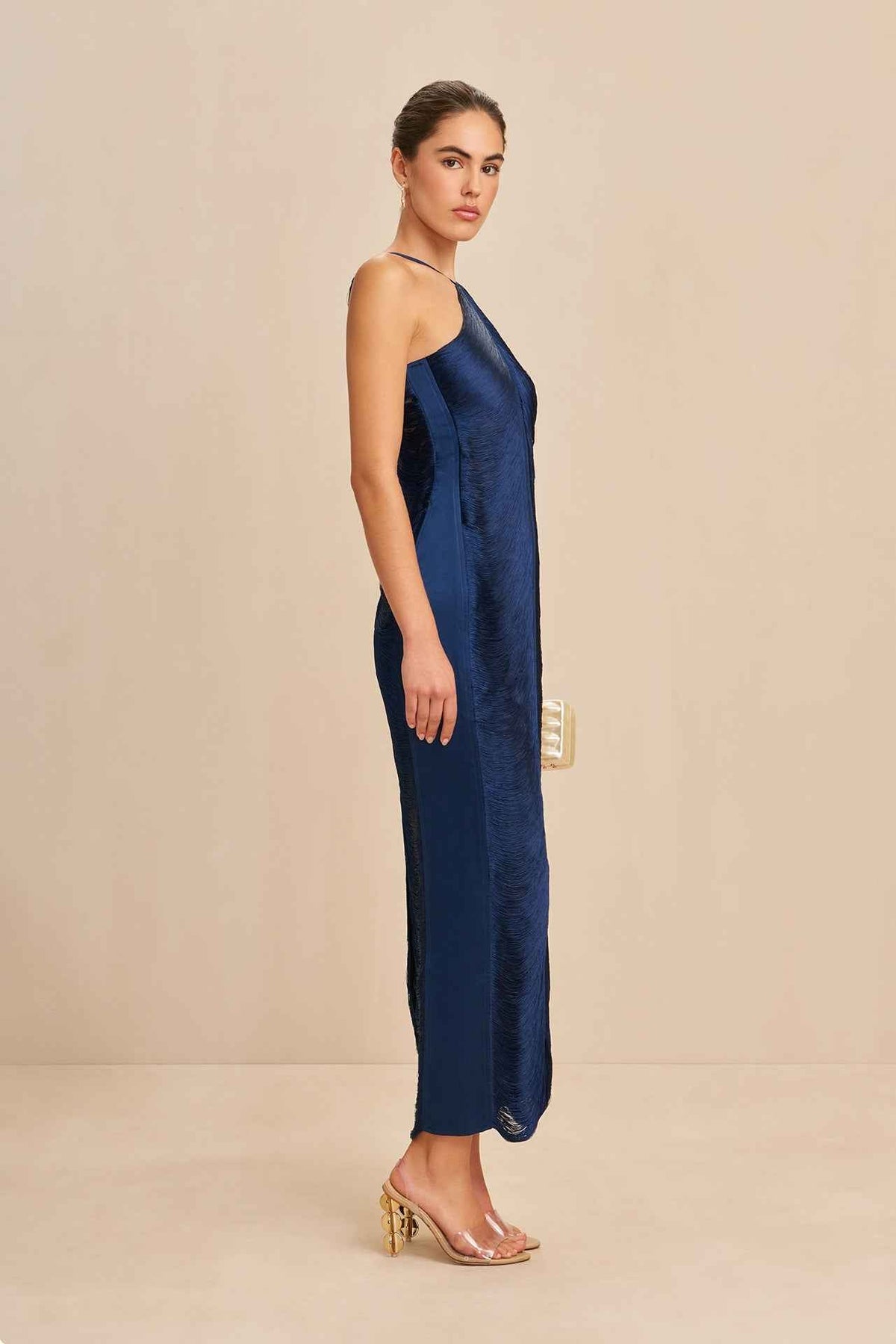 Vestido Longo de Festa com Franjas Metalizadas e Decote Halter Feminino – Amanora