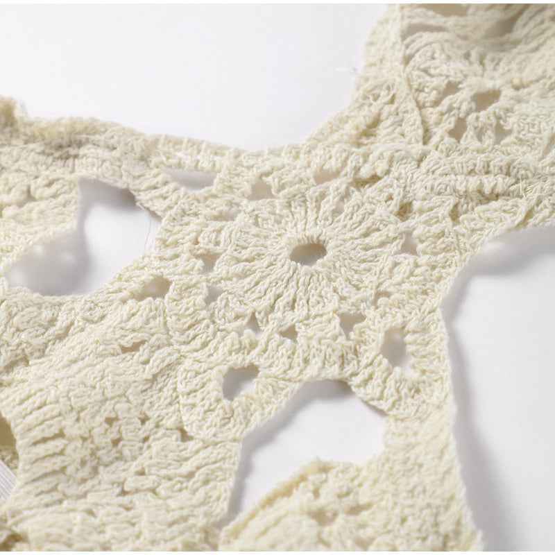 Vestido Longo de Crochê com Recortes – Liranira