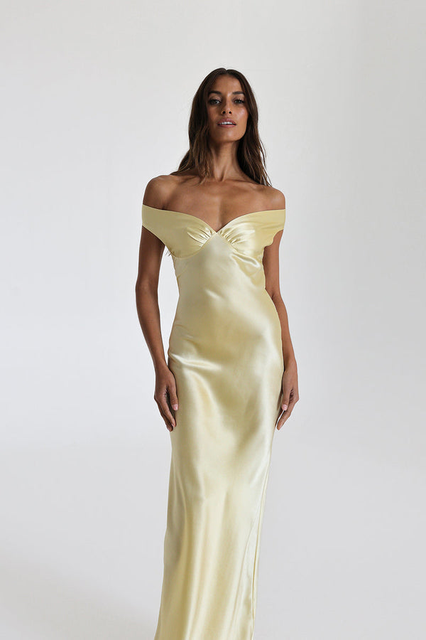 Vestido de Festa Longo de Cetim com Decote Coração Ombro a Ombro – Suelen