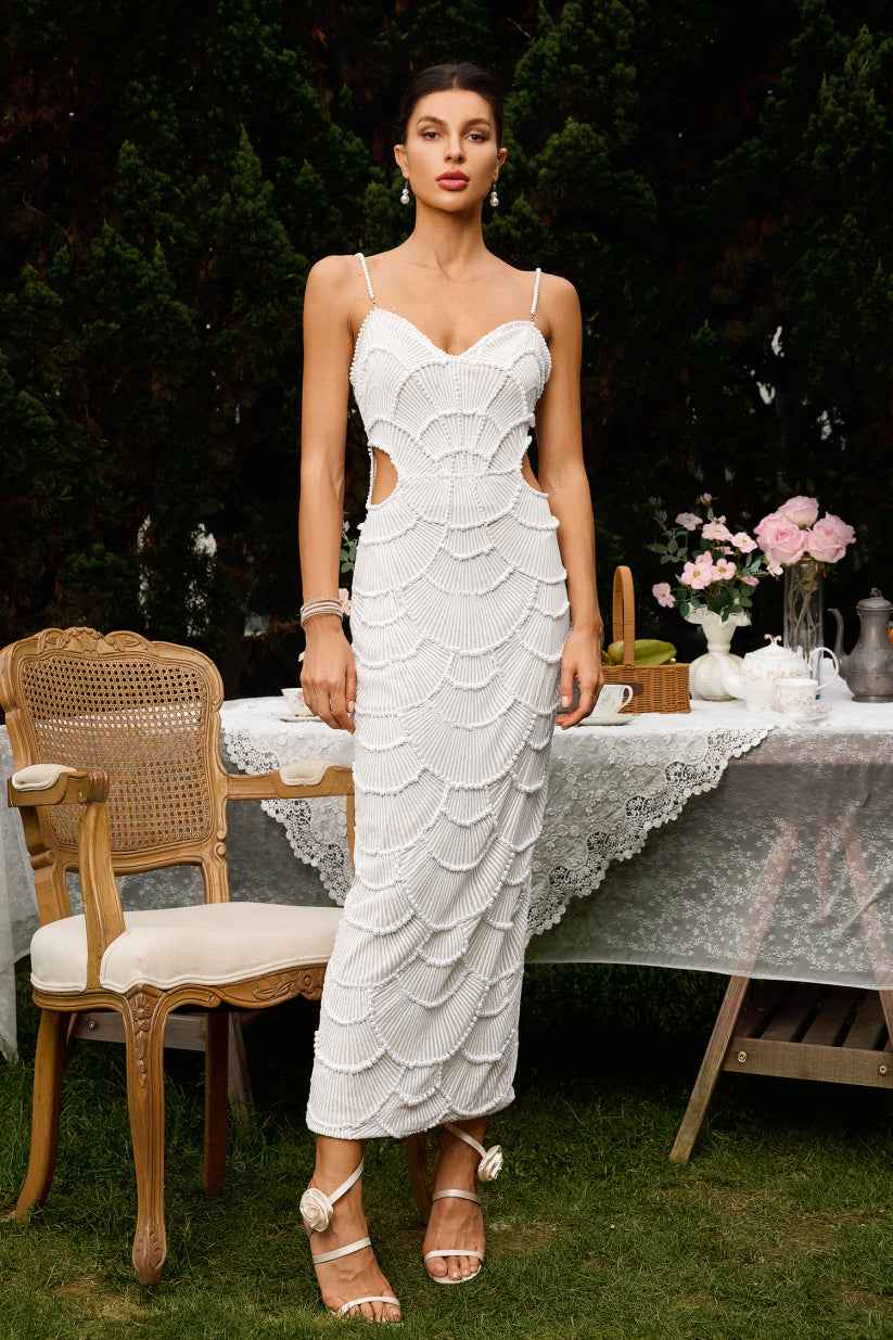Vestido de Festa Midi Bordado com Pérolas, Recortes Laterais e Alças de Brilho – Luminara