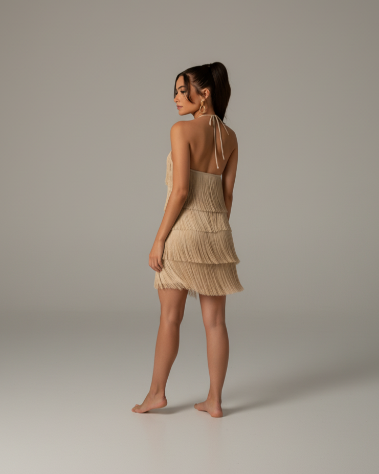 Vestido de Festa Curto com Franjas Metalizadas e Decote Halter Feminino Dourado – Renanira