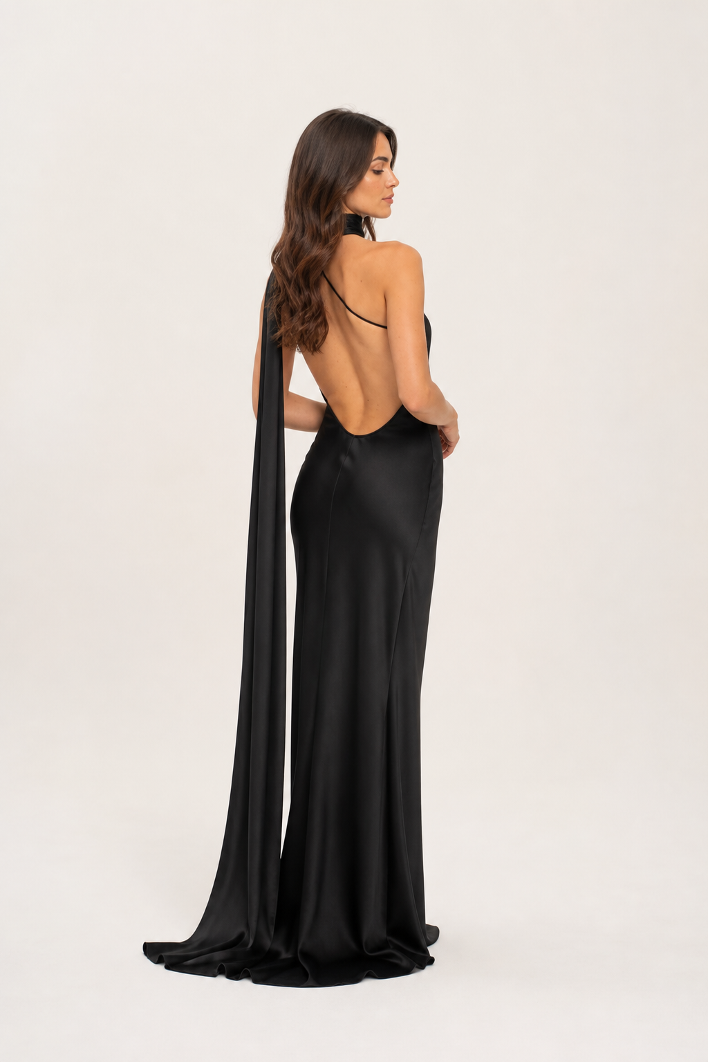Vestido Longo de Festa Acetinado com Costas Abertas e Gola Halter – Melissa