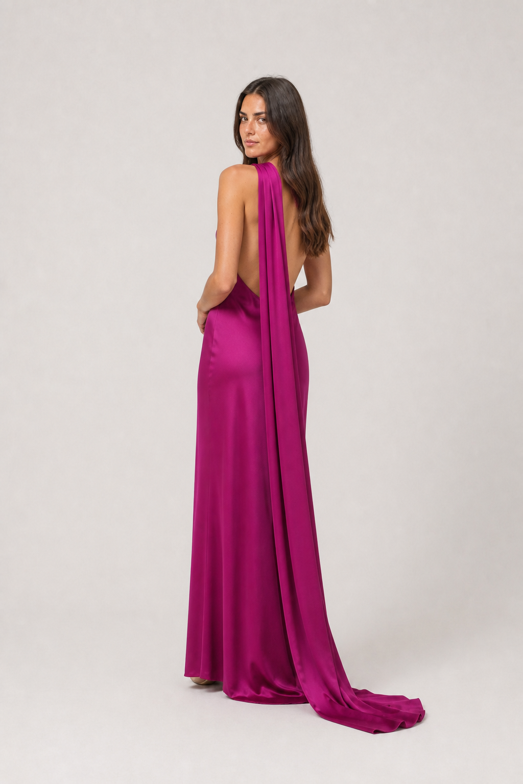 Vestido Longo de Festa Acetinado com Costas Abertas e Gola Halter – Melissa