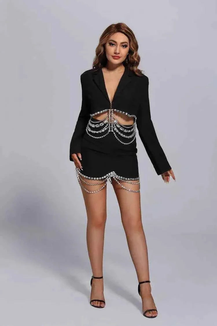 Conjunto Feminino de Blazer e Saia com Recortes e Correntes de Cristal – Belarina
