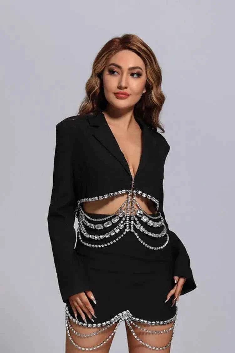 Conjunto Feminino de Blazer e Saia com Recortes e Correntes de Cristal – Belarina