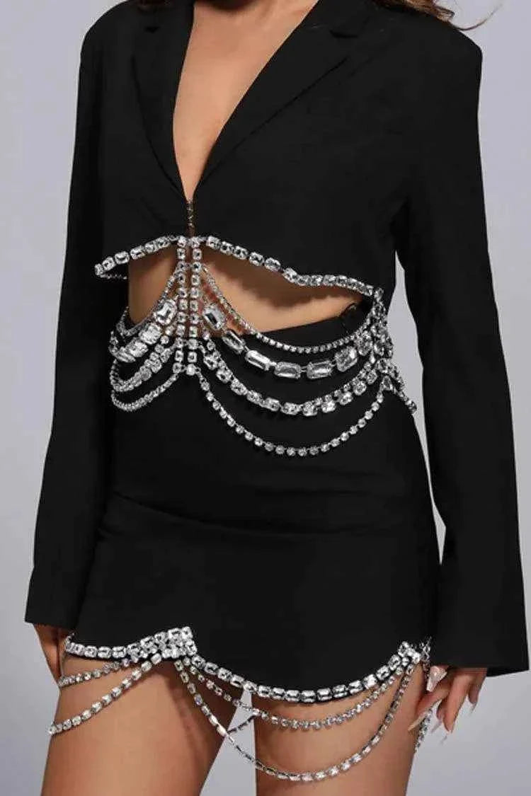 Conjunto Feminino de Blazer e Saia com Recortes e Correntes de Cristal – Belarina