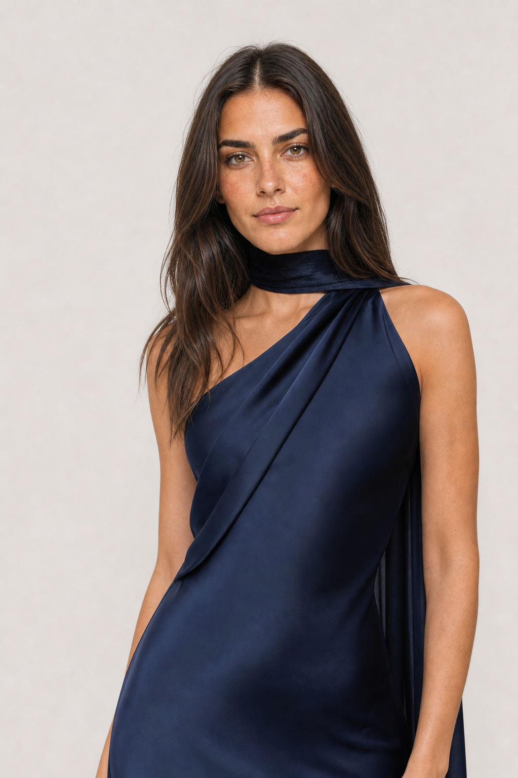 Vestido Longo de Festa Acetinado Assimétrico com Faixa Drapeada – Clarissa