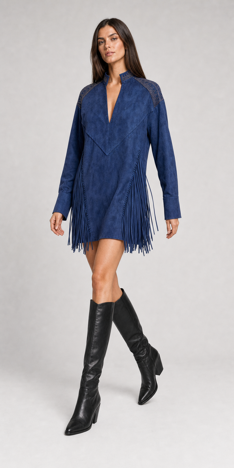 Vestido Curto Feminino Boho Chic de Suede com Franjas e Manga Longa – Liliana