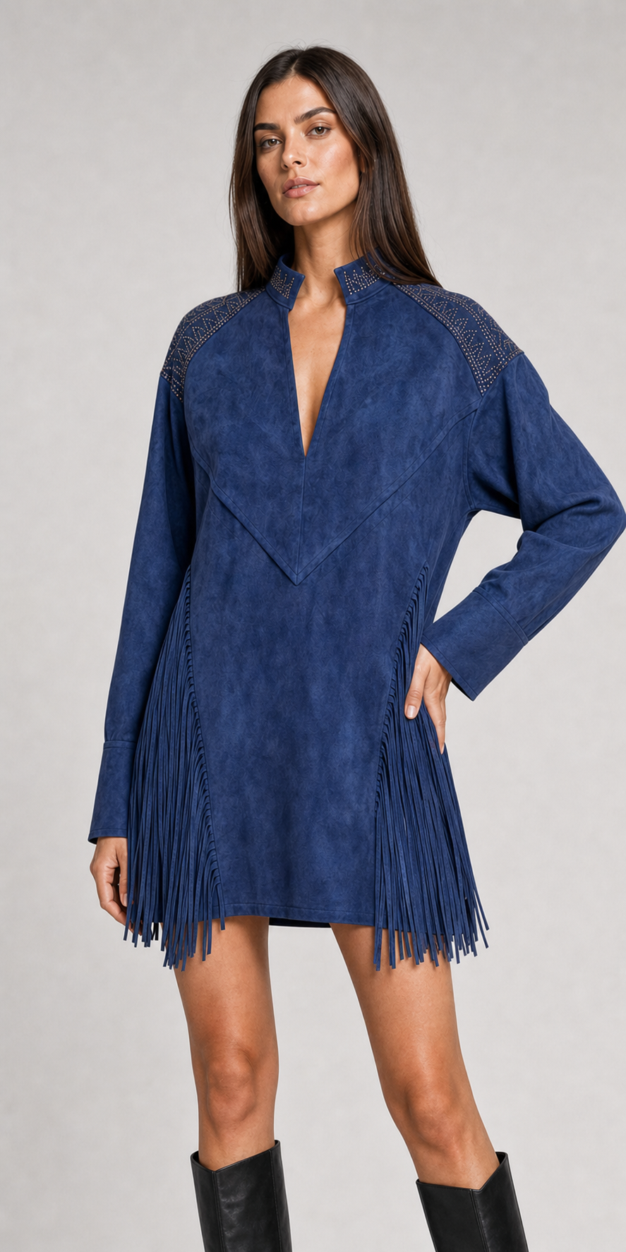 Vestido Curto Feminino Boho Chic de Suede com Franjas e Manga Longa – Liliana