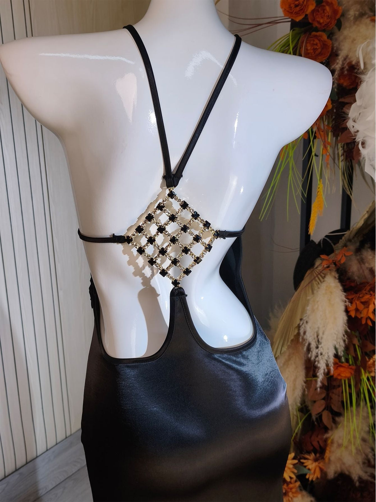 Vestido Longo de Festa Acetinado com Costas Nuas e Alças de Cristais – Fabiana