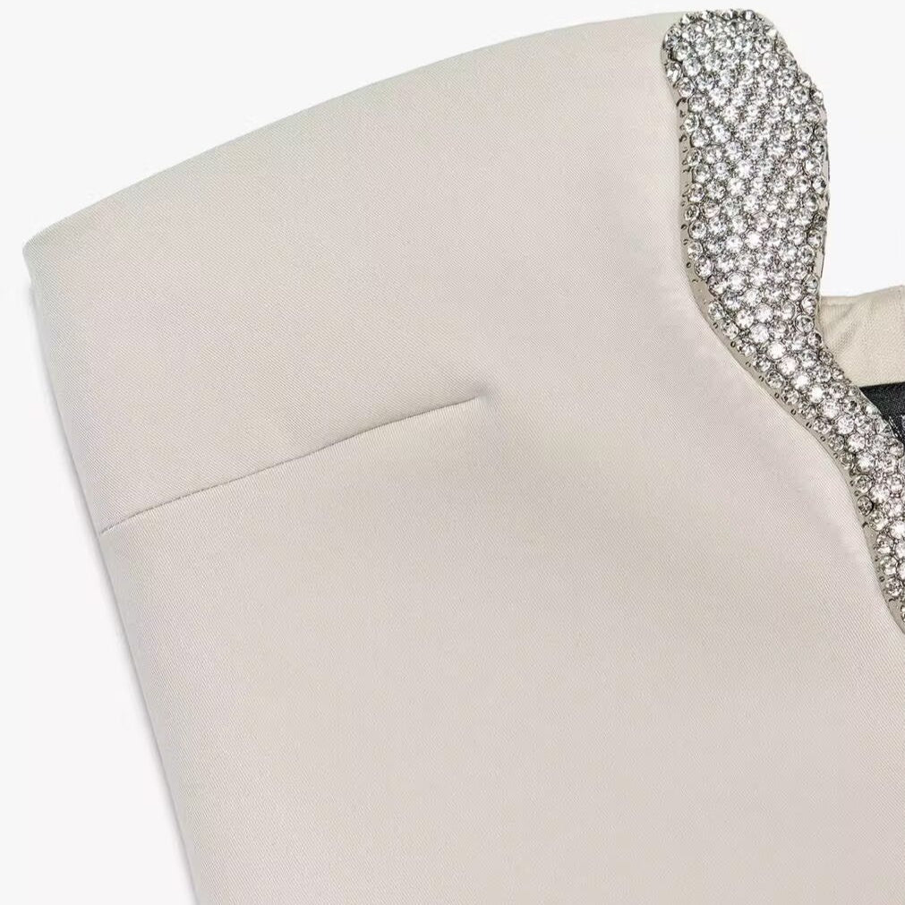 Vestido Curto Feminino Tomara que Caia Alfaiataria com Decote Jóia Strass – Marisa