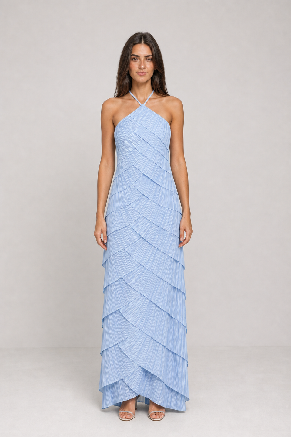 Vestido Longo Plissado Azul Claro com Gola Halter – Beatriz