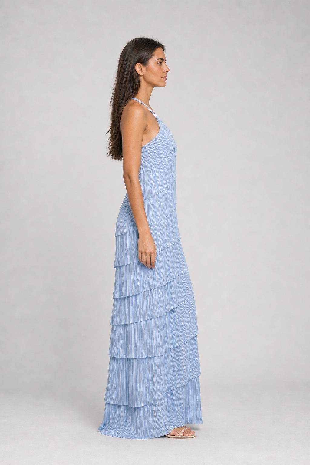 Vestido Longo Plissado Azul Claro com Gola Halter – Beatriz