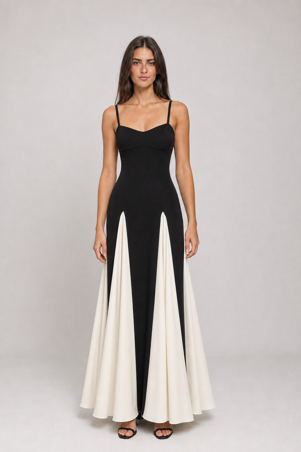 Vestido Longo de Festa Preto e Off-White com Alças Finas e Saia em Painéis – Camila