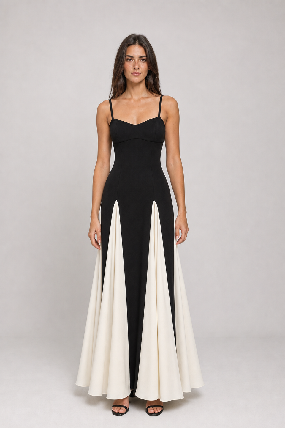 Vestido Longo de Festa Preto e Off-White com Alças Finas e Saia em Painéis – Camila